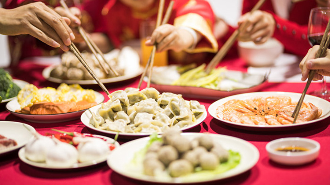 中烹协：春节期间受访餐企日均营业收入同比上涨12%